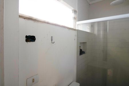 Casa à venda com 290m², 4 quartos e 3 vagas Casa à venda com 290m², 4 quartos e 3 vagasBanheiro Quarto 2