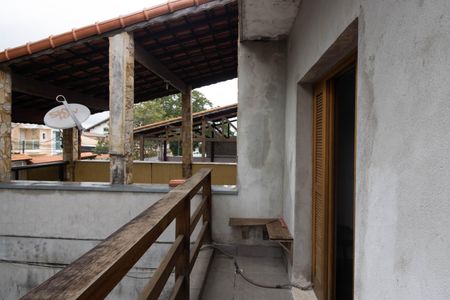 Casa à venda com 290m², 4 quartos e 3 vagas Casa à venda com 290m², 4 quartos e 3 vagasVaranda quarto 3