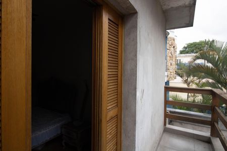 Casa à venda com 290m², 4 quartos e 3 vagas Casa à venda com 290m², 4 quartos e 3 vagasVaranda quarto 3