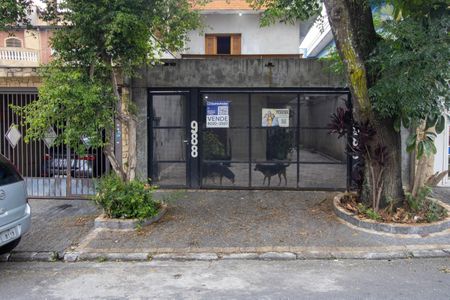 Casa à venda com 290m², 4 quartos e 3 vagas Casa à venda com 290m², 4 quartos e 3 vagasFachada