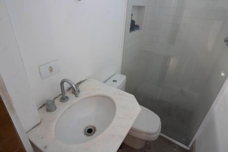 Casa à venda com 290m², 4 quartos e 3 vagas Casa à venda com 290m², 4 quartos e 3 vagasBanheiro Quarto 2