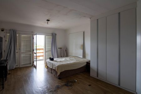 Casa à venda com 290m², 4 quartos e 3 vagas Casa à venda com 290m², 4 quartos e 3 vagasQuarto 1