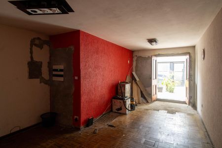 Casa à venda com 290m², 4 quartos e 3 vagas Casa à venda com 290m², 4 quartos e 3 vagasSala