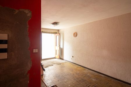 Casa à venda com 290m², 4 quartos e 3 vagas Casa à venda com 290m², 4 quartos e 3 vagasSala