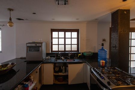 Casa à venda com 290m², 4 quartos e 3 vagas Casa à venda com 290m², 4 quartos e 3 vagasCozinha