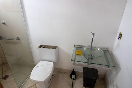 Casa à venda com 290m², 4 quartos e 3 vagas Casa à venda com 290m², 4 quartos e 3 vagasBanheiro Quarto de Fora