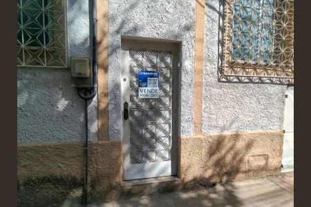 Casa à venda com 112m², 4 quartos e 1 vagaFachada