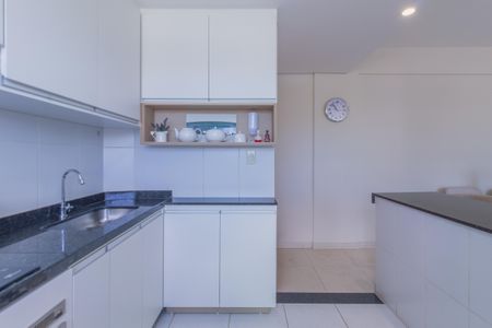 Apartamento para alugar com 80m², 2 quartos e 2 vagasCozinha e Área de Serviço