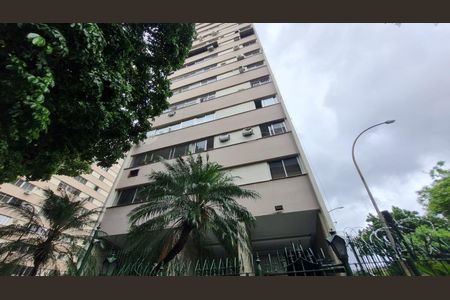 Apartamento à venda com 57m², 2 quartos e 1 vaga Apartamento à venda com 57m², 2 quartos e 1 vagaFachada