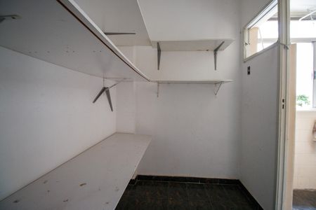 Apartamento à venda com 57m², 2 quartos e 1 vaga Apartamento à venda com 57m², 2 quartos e 1 vagaQuarto de Serviço