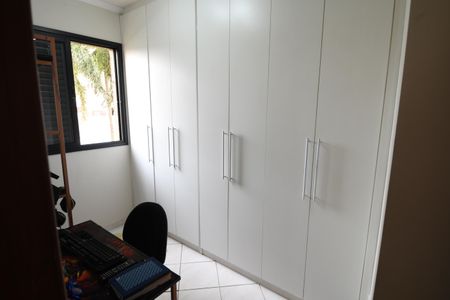 Apartamento à venda com 68m², 3 quartos e 1 vagaQuarto 2