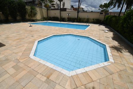 Apartamento à venda com 68m², 3 quartos e 1 vagaÁrea comum - Piscina