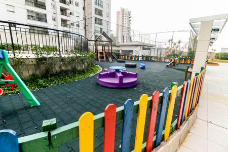 Apartamento à venda com 140m², 2 quartos e 2 vagasÁrea comum - Playground