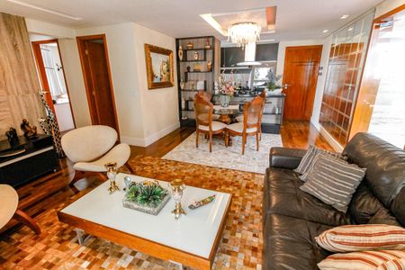 Apartamento à venda com 140m², 2 quartos e 2 vagasSala