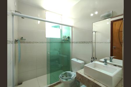 Casa à venda com 400m², 3 quartos e 6 vagas Casa à venda com 400m², 3 quartos e 6 vagasBanheiro da Suíte 1