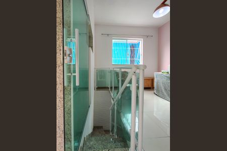 Casa à venda com 400m², 3 quartos e 6 vagas Casa à venda com 400m², 3 quartos e 6 vagasEscada