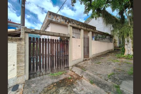 Casa à venda com 400m², 3 quartos e 6 vagas Casa à venda com 400m², 3 quartos e 6 vagasFachada