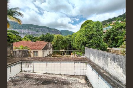 Casa à venda com 400m², 3 quartos e 6 vagas Casa à venda com 400m², 3 quartos e 6 vagasÁrea de Serviço