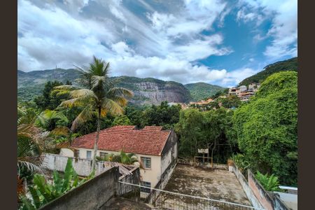 Casa à venda com 400m², 3 quartos e 6 vagas Casa à venda com 400m², 3 quartos e 6 vagasVista da Varanda