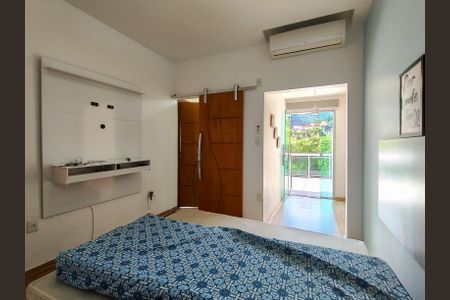 Casa à venda com 400m², 3 quartos e 6 vagas Casa à venda com 400m², 3 quartos e 6 vagasSuíte 1