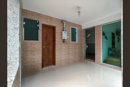 Casa à venda com 400m², 3 quartos e 6 vagas Casa à venda com 400m², 3 quartos e 6 vagasQuintal