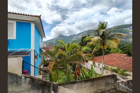 Casa à venda com 400m², 3 quartos e 6 vagas Casa à venda com 400m², 3 quartos e 6 vagasVista da Varanda