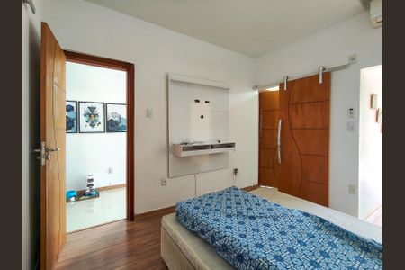 Casa à venda com 400m², 3 quartos e 6 vagas Casa à venda com 400m², 3 quartos e 6 vagasSuíte 1