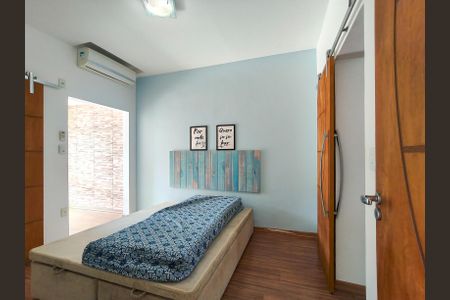 Casa à venda com 400m², 3 quartos e 6 vagas Casa à venda com 400m², 3 quartos e 6 vagasSuíte 1