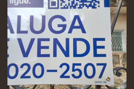 Casa à venda com 400m², 3 quartos e 6 vagas Casa à venda com 400m², 3 quartos e 6 vagasPlaca