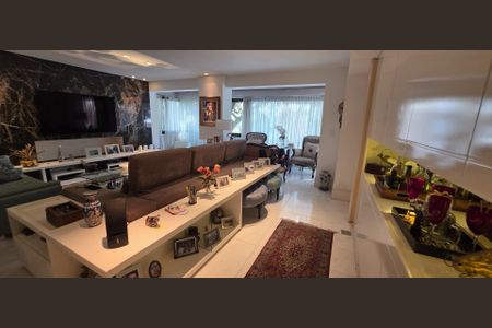 Apartamento à venda com 2 quartos, 100m² em Moema, São Paulo