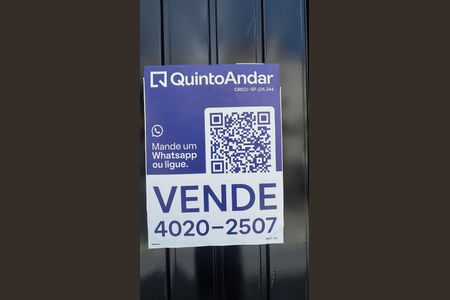 Casa à venda com 75m², 2 quartos e 2 vagasFachada