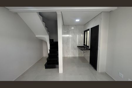 Casa à venda com 75m², 2 quartos e 2 vagasSala - Cozinha