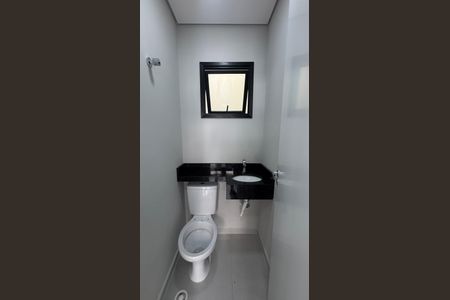 Casa à venda com 75m², 2 quartos e 2 vagasLavabo