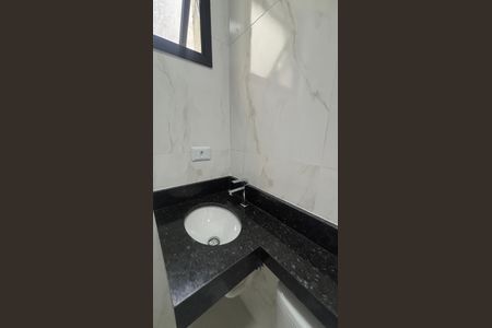 Casa à venda com 75m², 2 quartos e 2 vagasBanheiro da Suíte 2