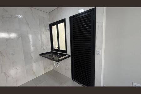 Casa à venda com 75m², 2 quartos e 2 vagasSala - Cozinha