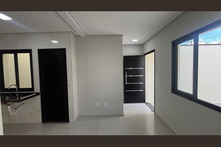 Casa à venda com 75m², 2 quartos e 2 vagasSala - Cozinha