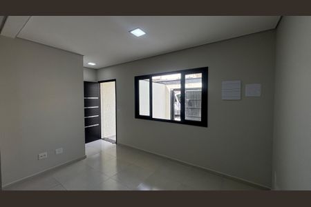 Casa à venda com 75m², 2 quartos e 2 vagasSala - Cozinha