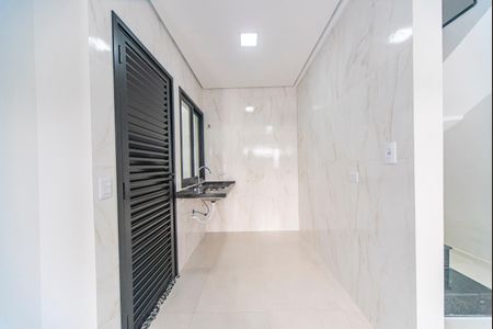 Casa à venda com 75m², 2 quartos e 2 vagasCozinha 