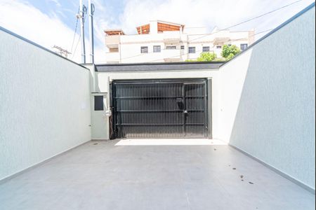 Casa à venda com 75m², 2 quartos e 2 vagasGaragem