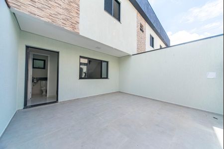 Casa à venda com 75m², 2 quartos e 2 vagasGaragem