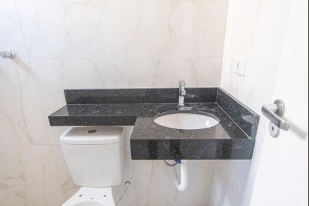 Casa à venda com 75m², 2 quartos e 2 vagasBanheiro do Quarto 1