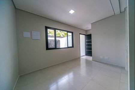 Casa à venda com 75m², 2 quartos e 2 vagasSala