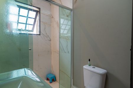 Casa à venda com 230m², 4 quartos e 2 vagasBanheiro 2