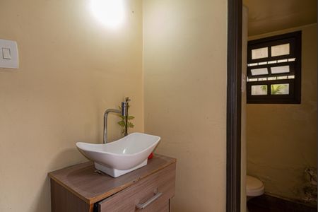 Casa à venda com 230m², 4 quartos e 2 vagasBanheiro de Serviço