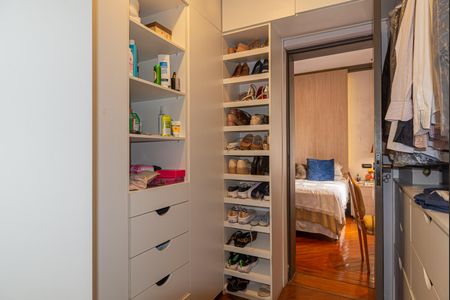 Casa à venda com 230m², 4 quartos e 2 vagasCloset da Suíte