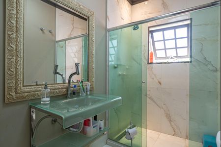 Casa à venda com 230m², 4 quartos e 2 vagasBanheiro 2