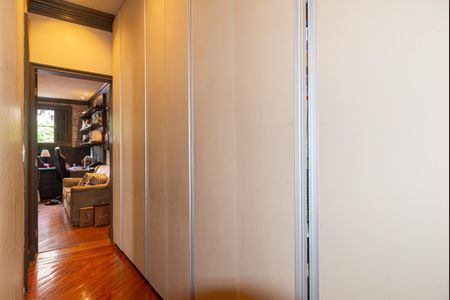 Casa à venda com 230m², 4 quartos e 2 vagasCorredor dos Quartos