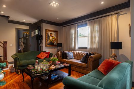 Casa à venda com 230m², 4 quartos e 2 vagasSala