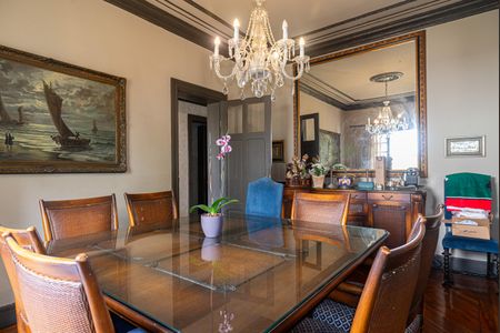 Casa à venda com 230m², 4 quartos e 2 vagasSala