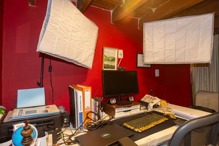 Casa à venda com 230m², 4 quartos e 2 vagasEscritório 2